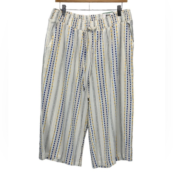 Style & Co. Pants - Style & Co Geometric Print Mid Rise Smocked Waist Wide Leg Capris - White - PL